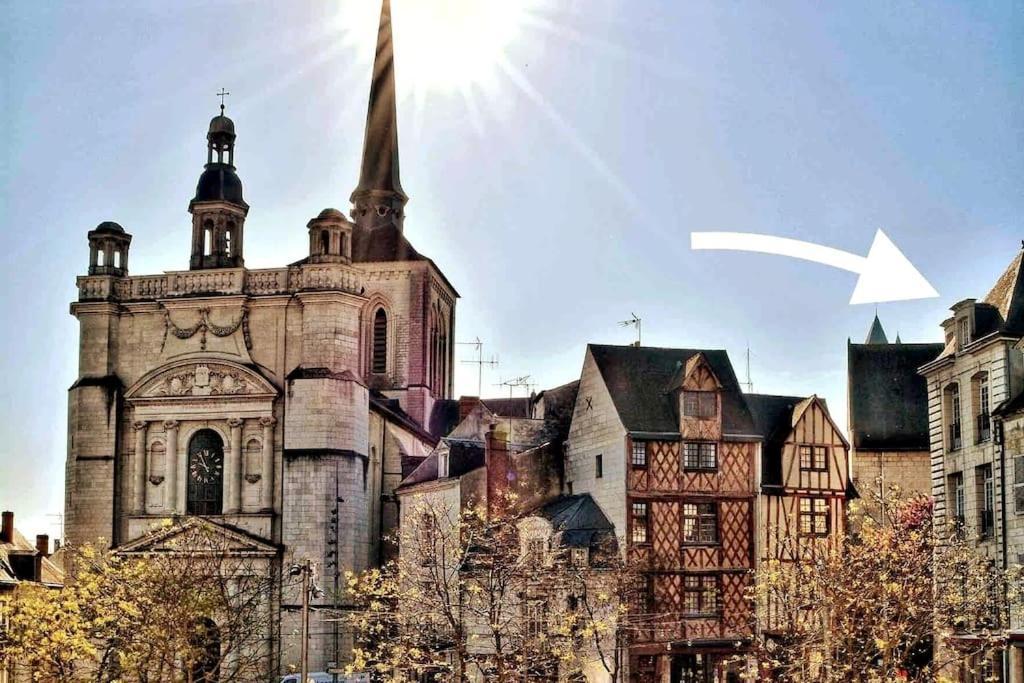 Grand Appartement Place Saint-Pierre, Proche Chateau De Saumur Et Bord De Loire" מראה חיצוני תמונה